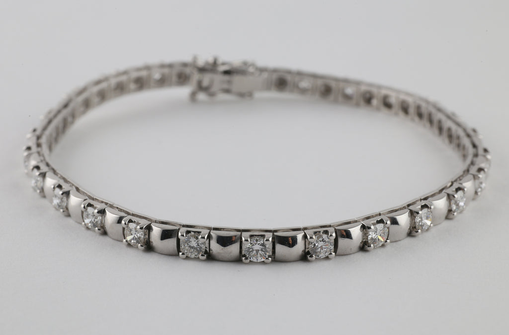 Alternating Links Tennis Bracelet